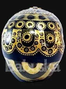 Calavera con diseños a mano alzada Babuska B1756 Calavera Gold