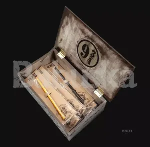 Cofre elegante Hogwarts con dorado a la hoja Babuska B2033