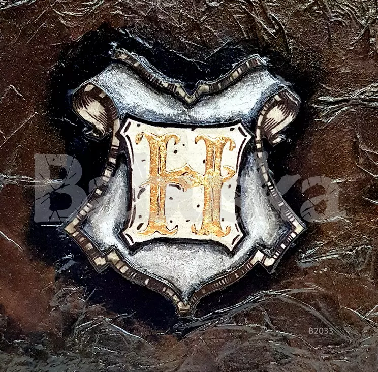 Cofre elegante Hogwarts con dorado a la hoja