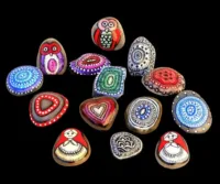Piedras pintadas a mano Babuska